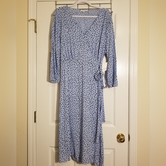 beachlunchlounge Dresses & Skirts - Beach Lunch Lounge Midi Light Blue and Black Wrap Dress. Size XXL